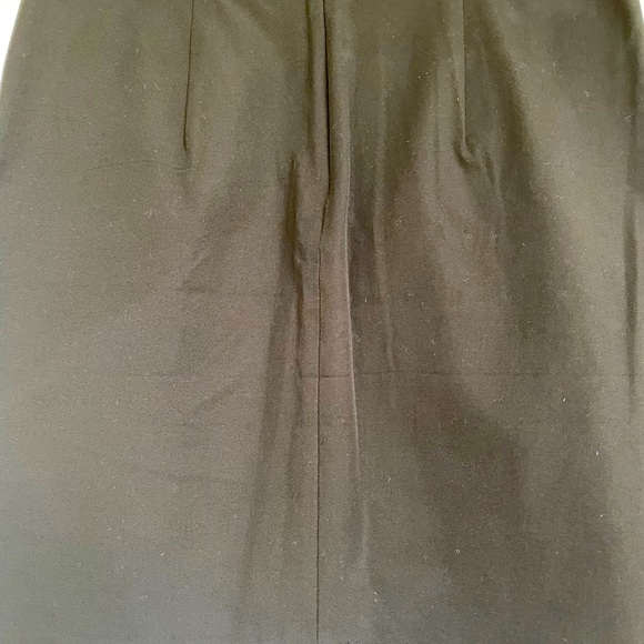 Banana Republic Black skirt. Size 12. - Picture 2 of 4
